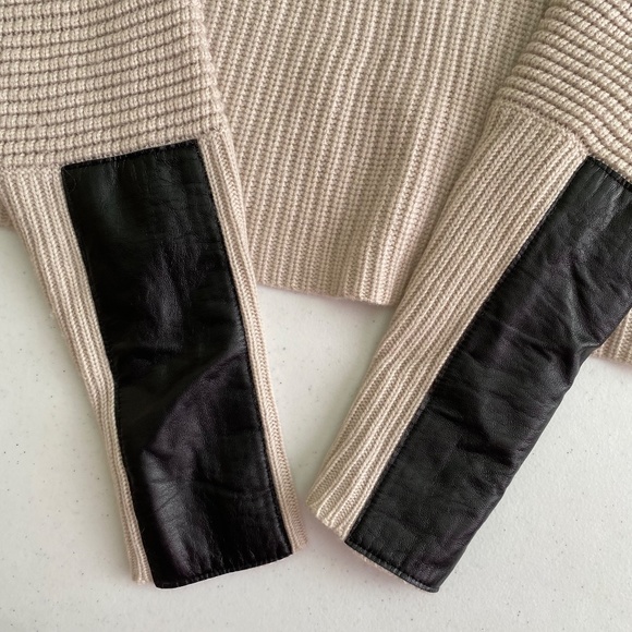 Autumn Cashmere boxy cropped sweater with lamb skin trim.  size M - Picture 3 of 11